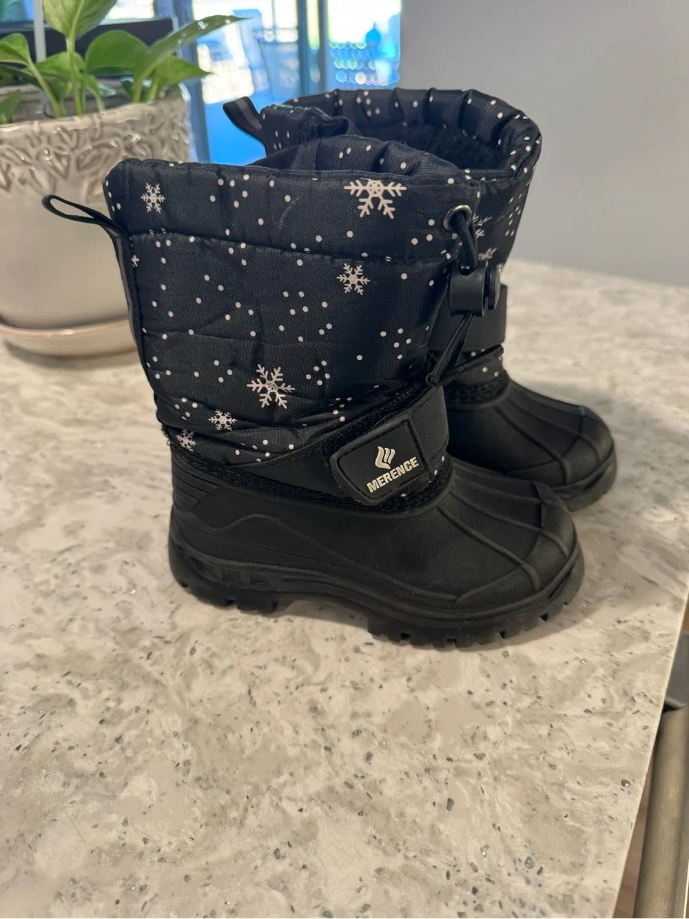Merence Kids' Black Snow Boots with Snowflake Print